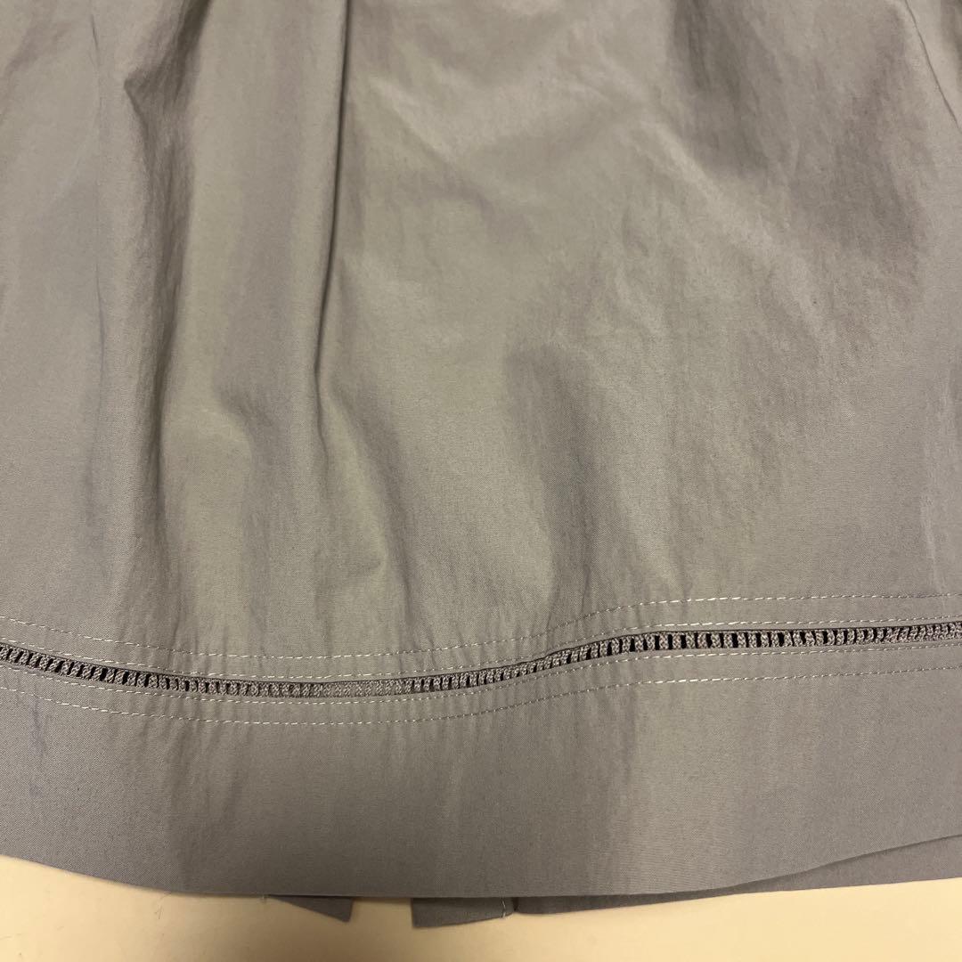 Girlish オリーブ色　フリル襟半袖ブラウス