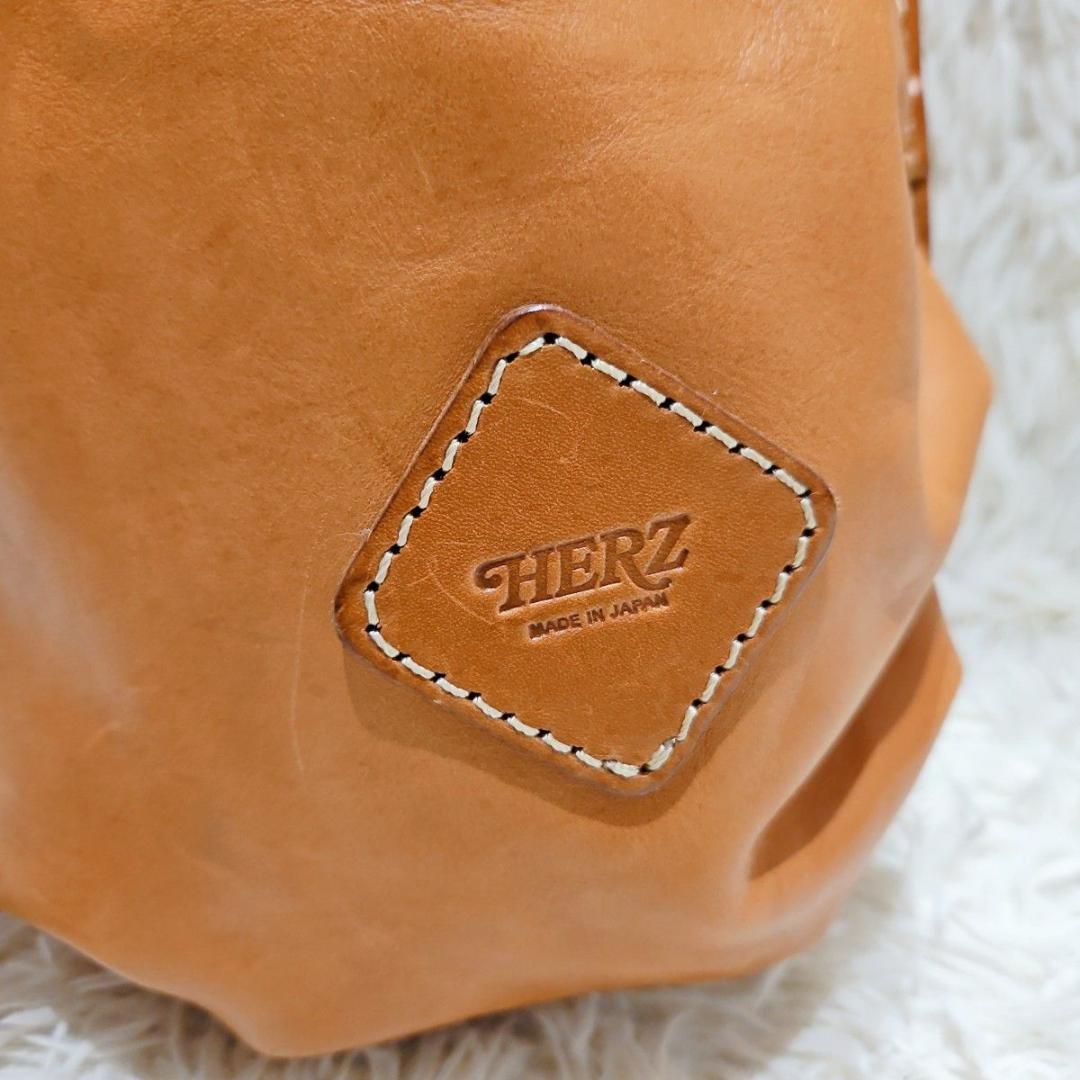 希少デザイン HERZ ヘルツ ボディバッグ ショルダーバッグ ロゴ型押し