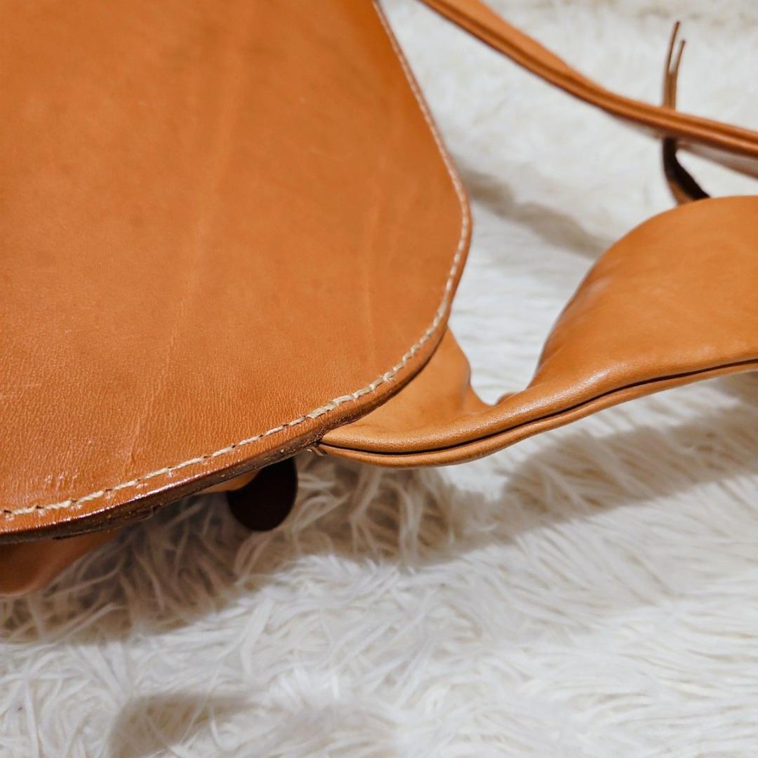 希少デザイン HERZ ヘルツ ボディバッグ ショルダーバッグ ロゴ型押し