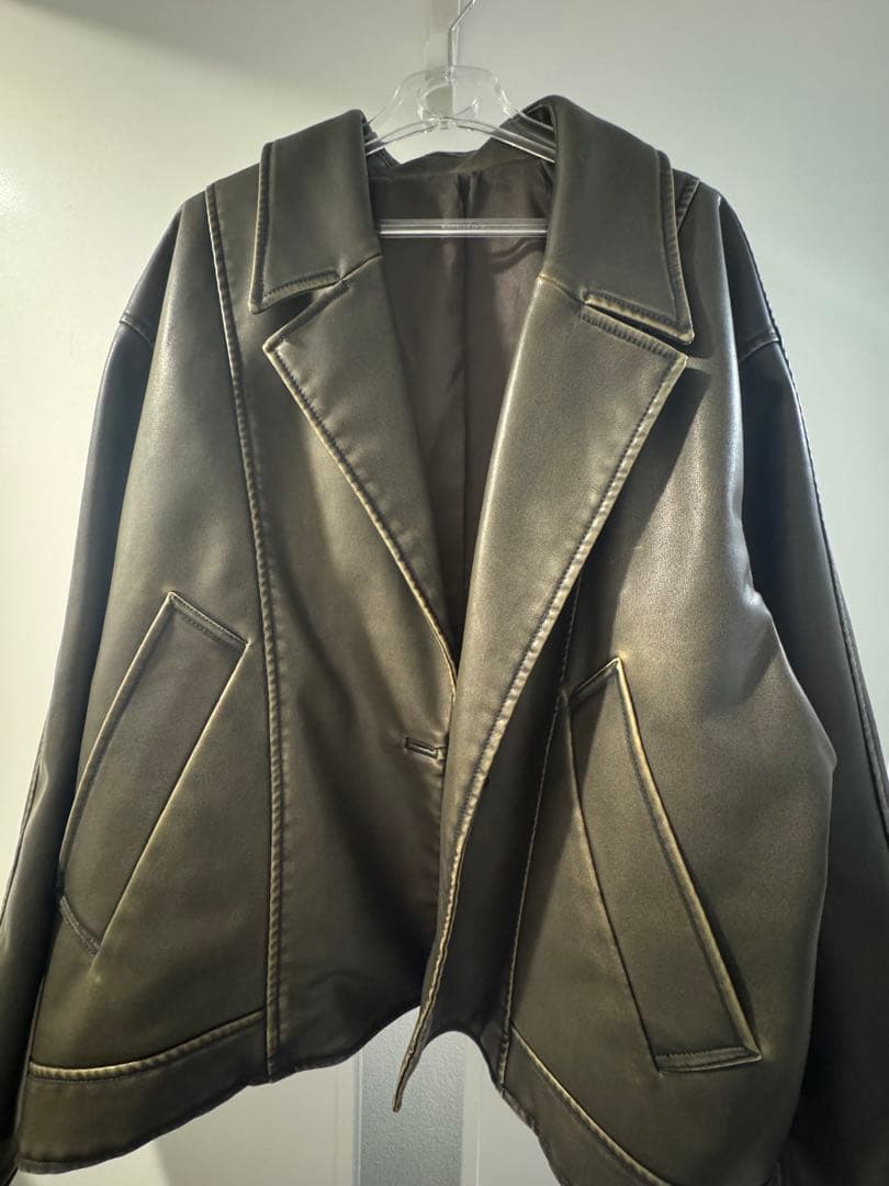 ADAM ET ROPE'シンセティックレザージャケット