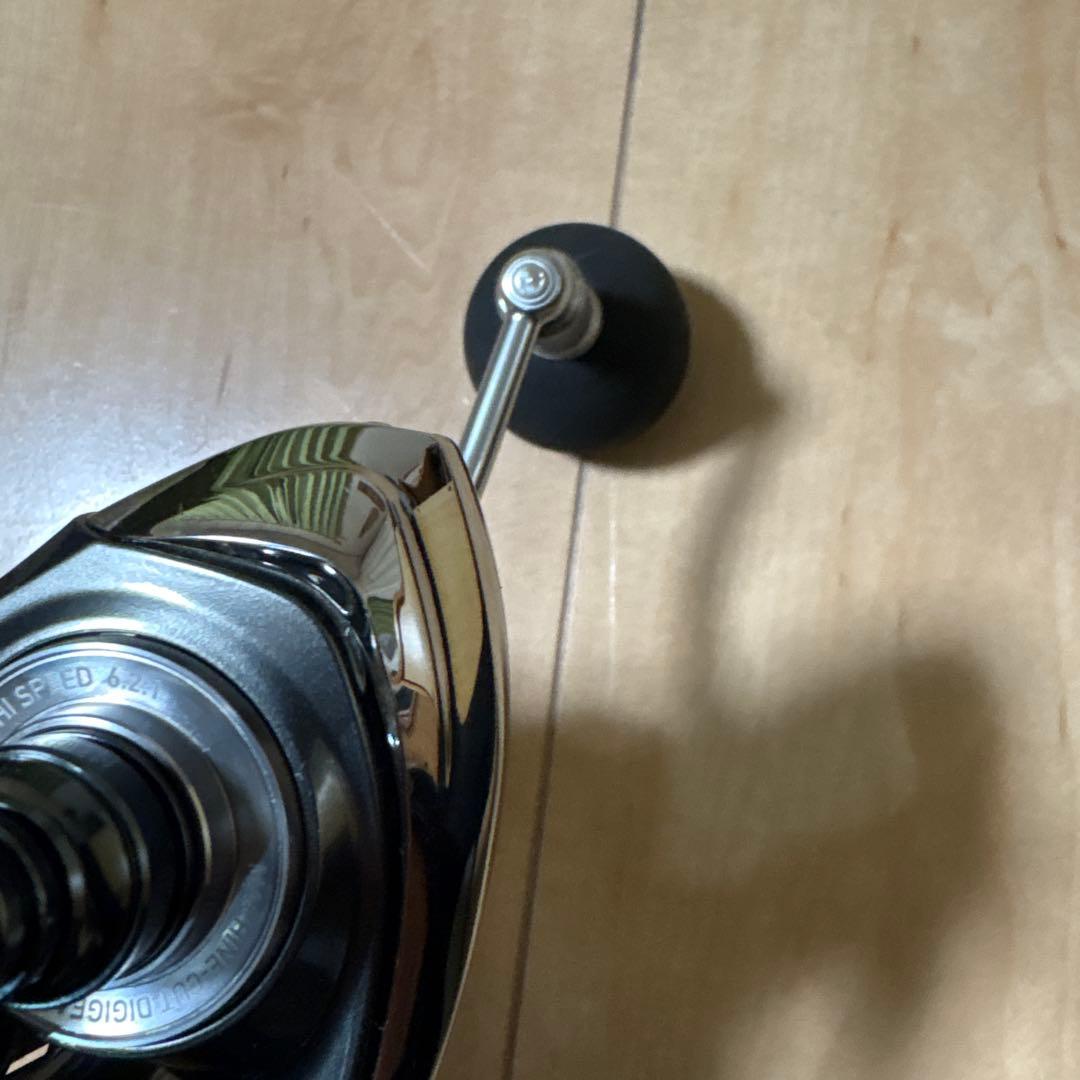 ダイワ 18ブラストLT5000D ドレスリールスタンド付　中古リール