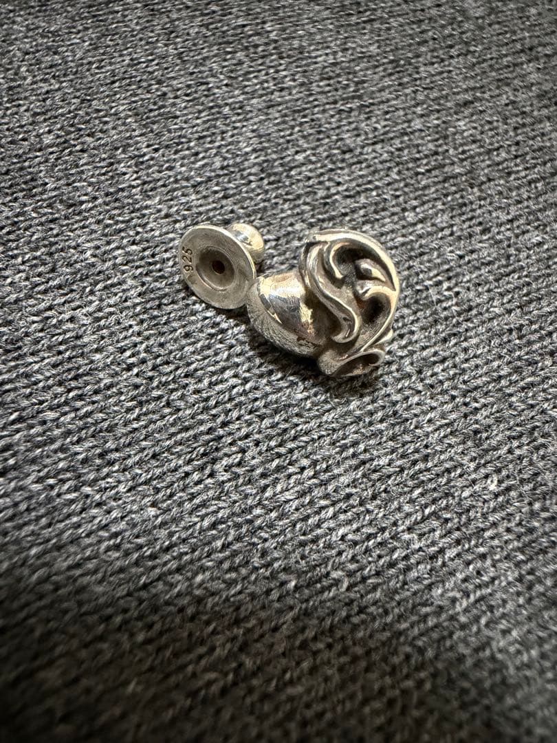 CHROME HEARTS クロムハーツ STUD HEART ハートピアス