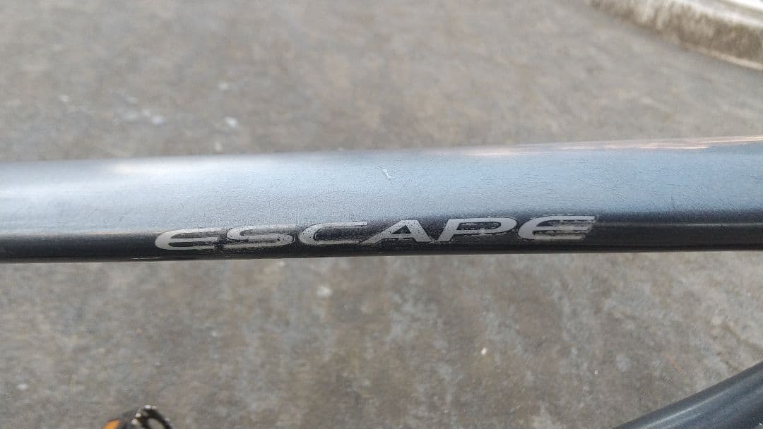 GIANT ESCAPE R3 700C アルミ 24速 470mmグレークロス