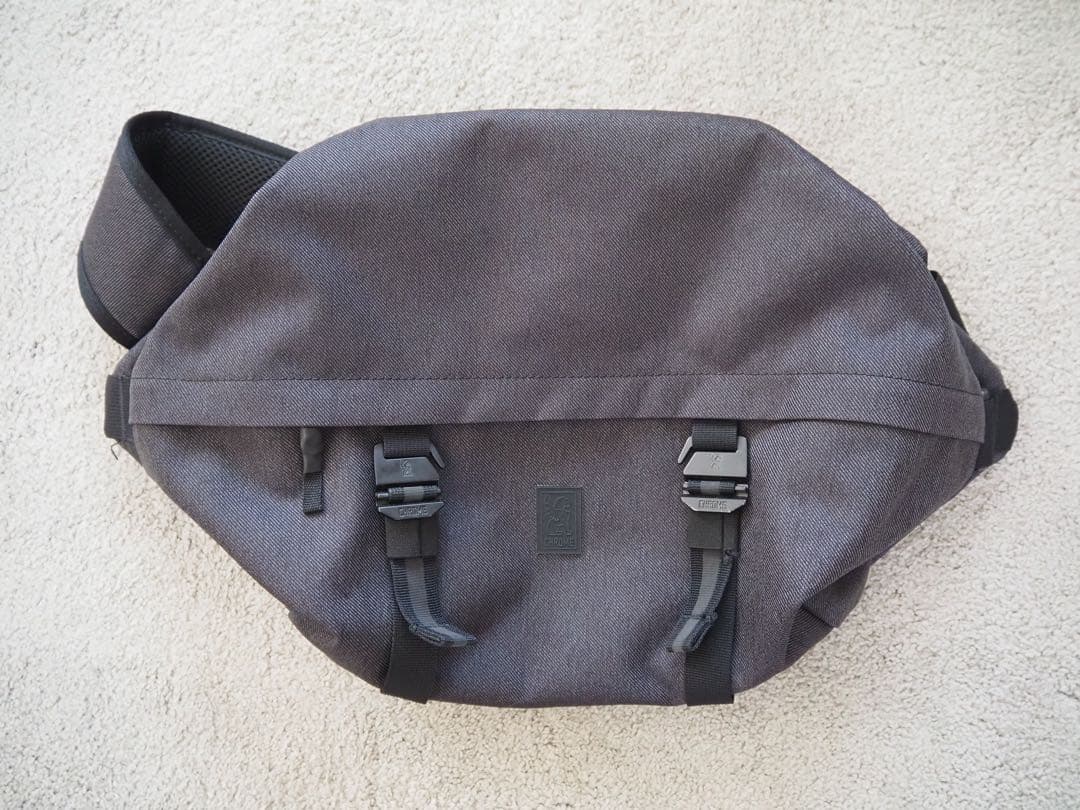 CHROME クローム ダークグレー メッセンジャーバッグ