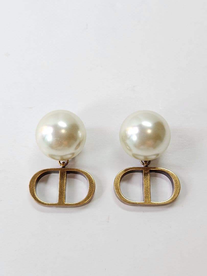 Christian Dior ディオールパール トライバルロゴ ピアス