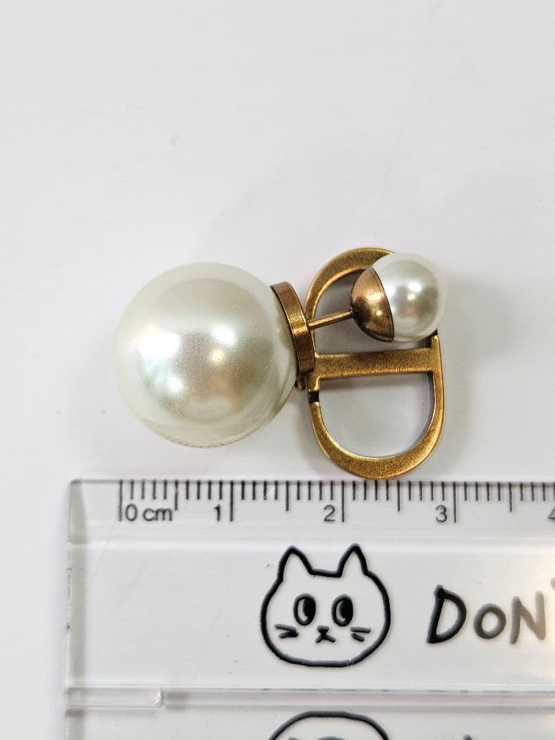 Christian Dior ディオールパール トライバルロゴ ピアス