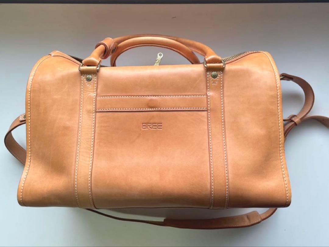BREEレザー ボストンバッグ ヌメ革