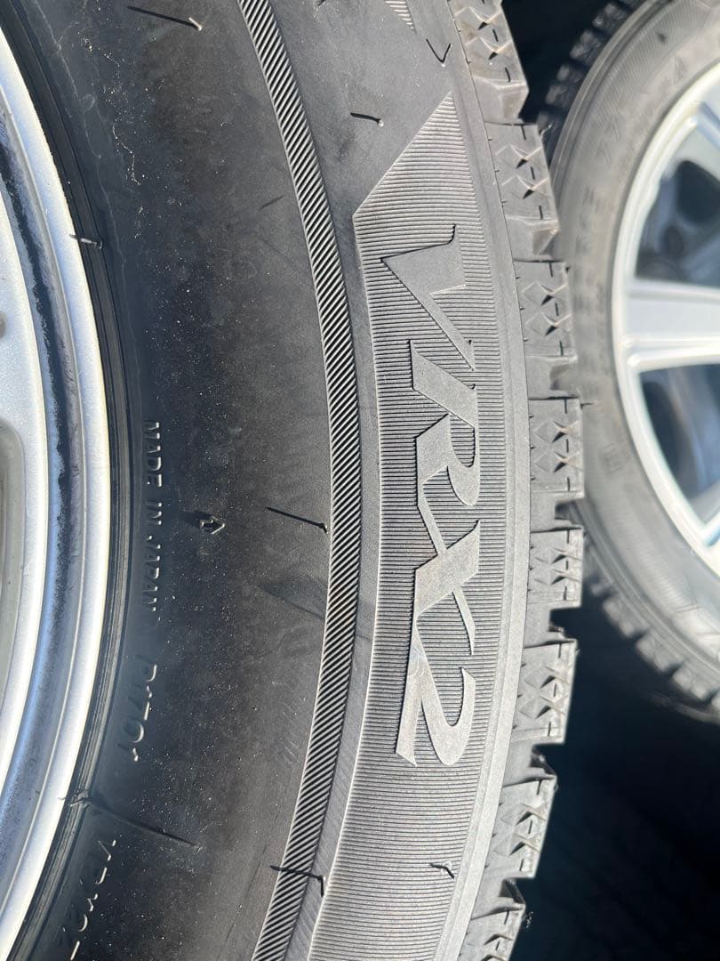イボ付きバリ山⭐︎VRX2 スタッドレスタイヤ 215/65R16