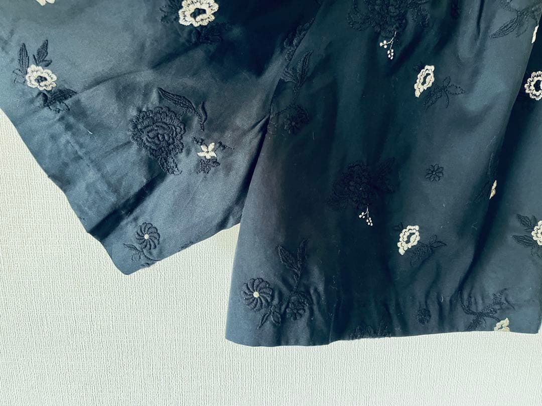 【最最終値下げ】mame kurogouchi 刺繍入りフレアハーフパンツ