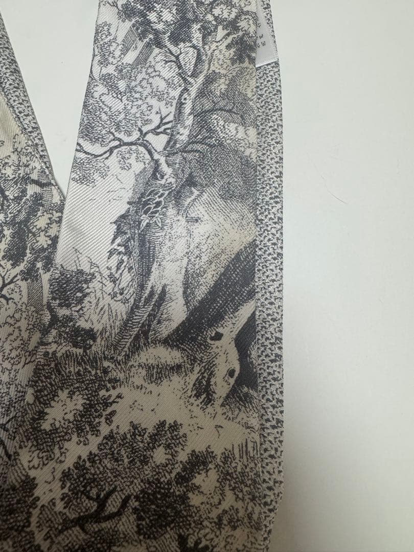 【Diorディオール】ミッツァ トワルドゥジュイ ソヴァージュ シルクスカーフ