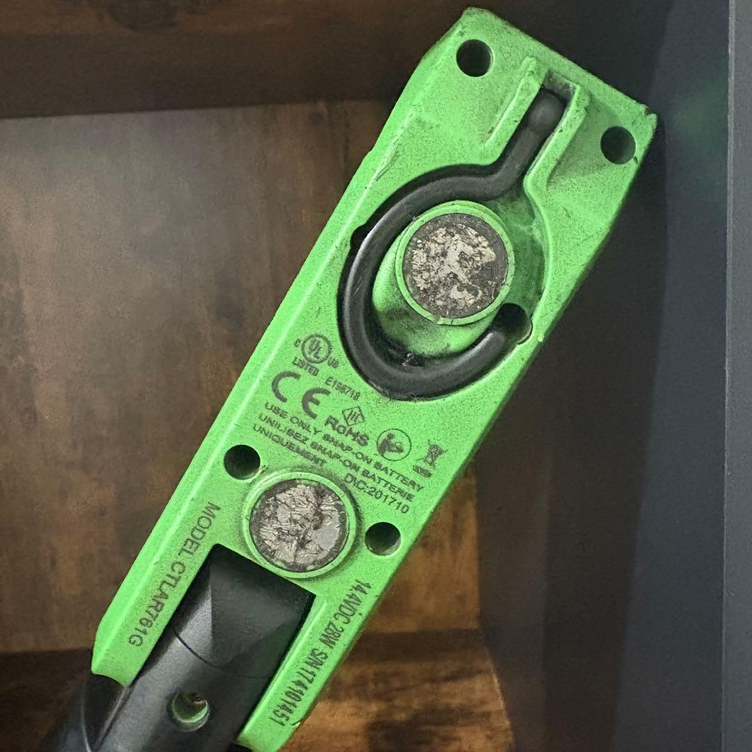 Snap-on LEDハンディライト 充電器付き　底面磁石付き