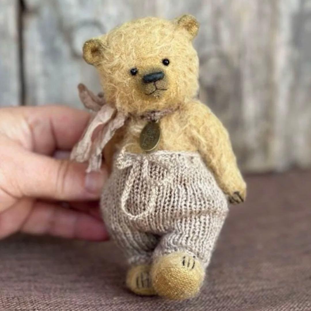 編み編みパンツの仔熊 テディベア アーティストベア 海外作家様 ハンドメイド