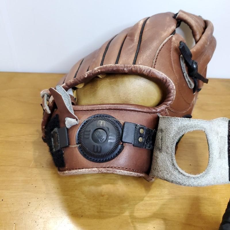 ウイルソン A2000レプリカ DFS 限定モデル 内野用 軟式グローブ