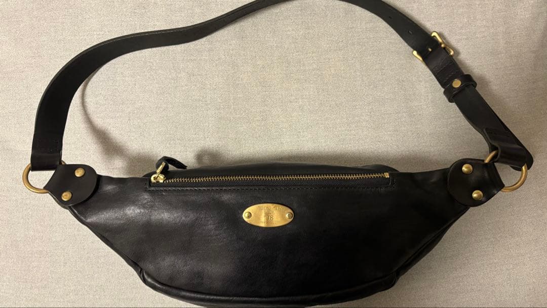 SLOW スロウ ルボーノ ファニーパック　レザーファニーパック　ボディーバッグ