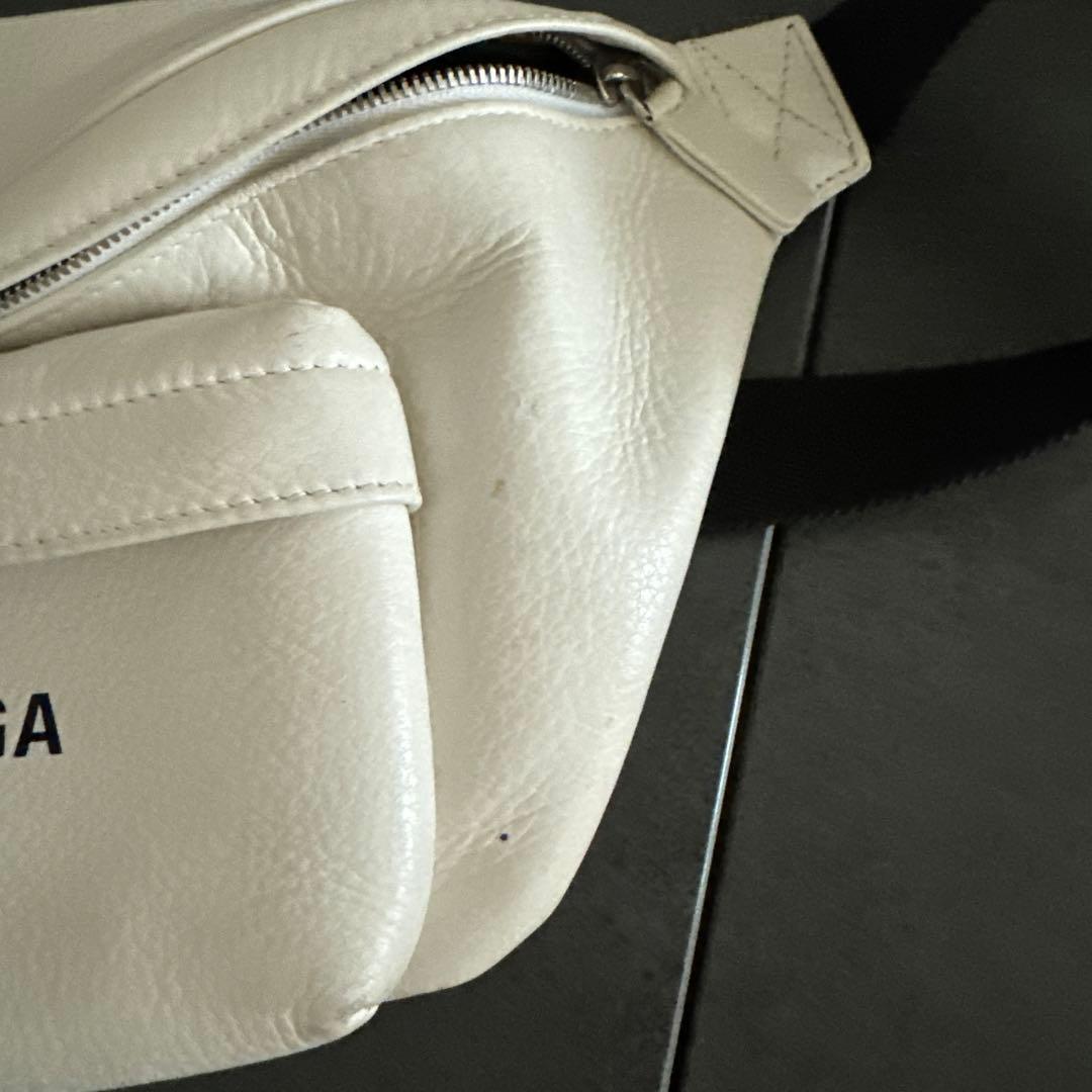 BALENCIAGA ホワイトレザーウエストポーチ