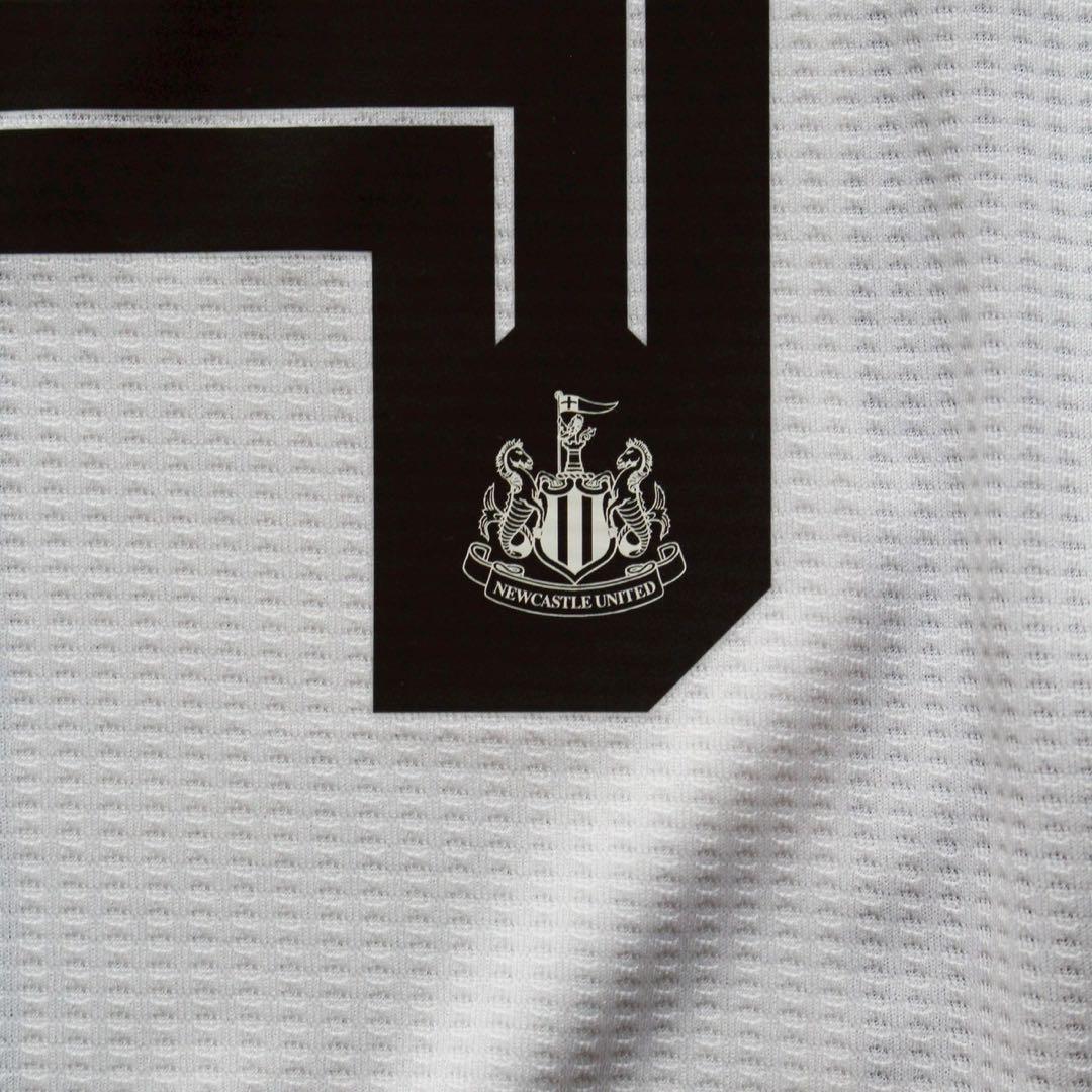 ニューカッスル 24/25 オーセンティック カラバオ決勝仕様 イサク