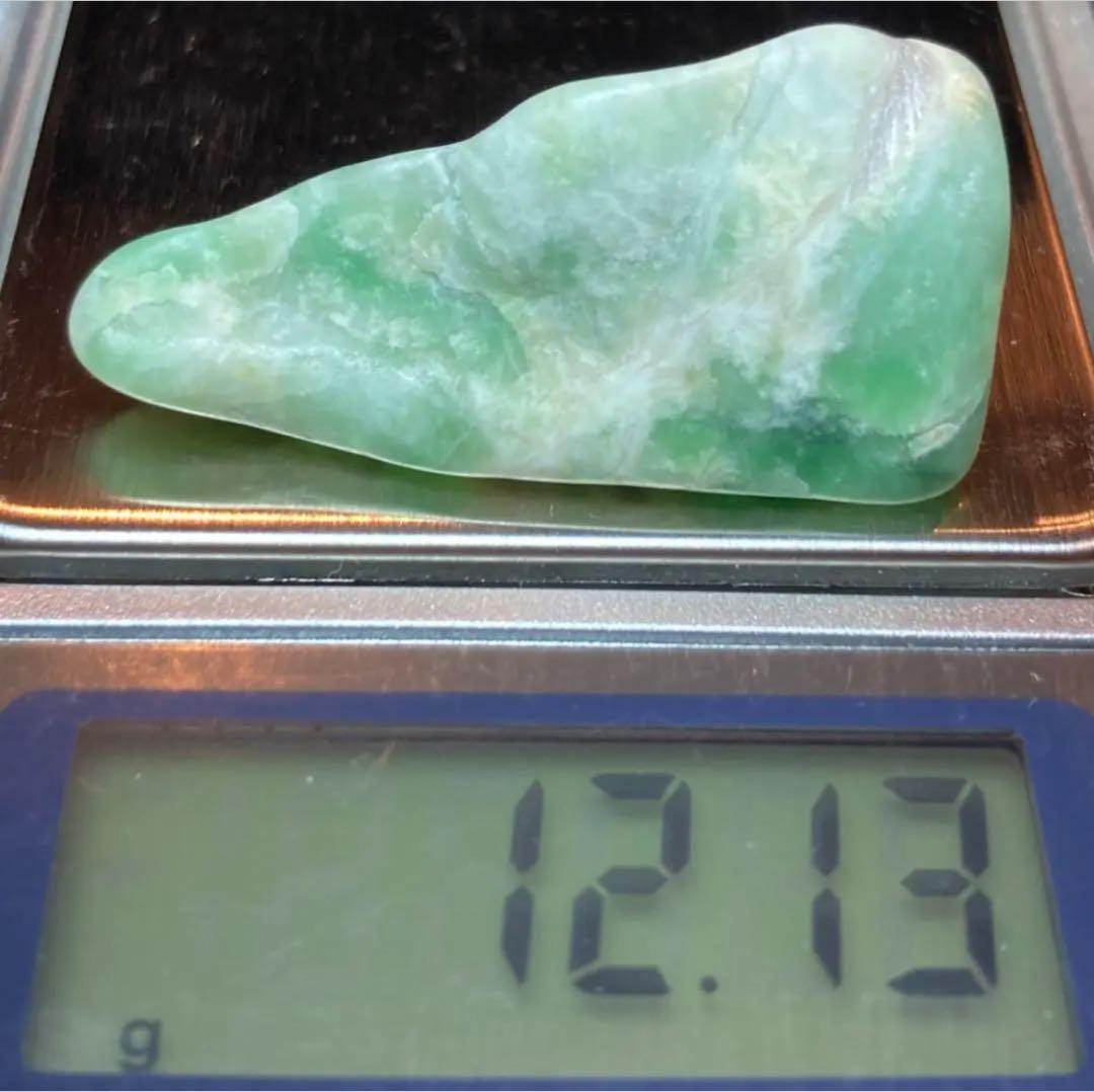 【専用品】糸魚川翡翠　ロウカン宝石質 翡翠　鮮やかな翠　原石　12.1ｇ