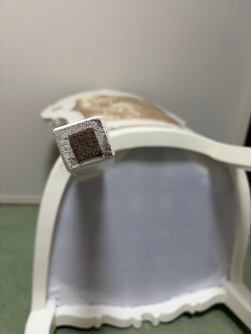 2.クラシックスタイル 椅子 白 ベージュ　美品