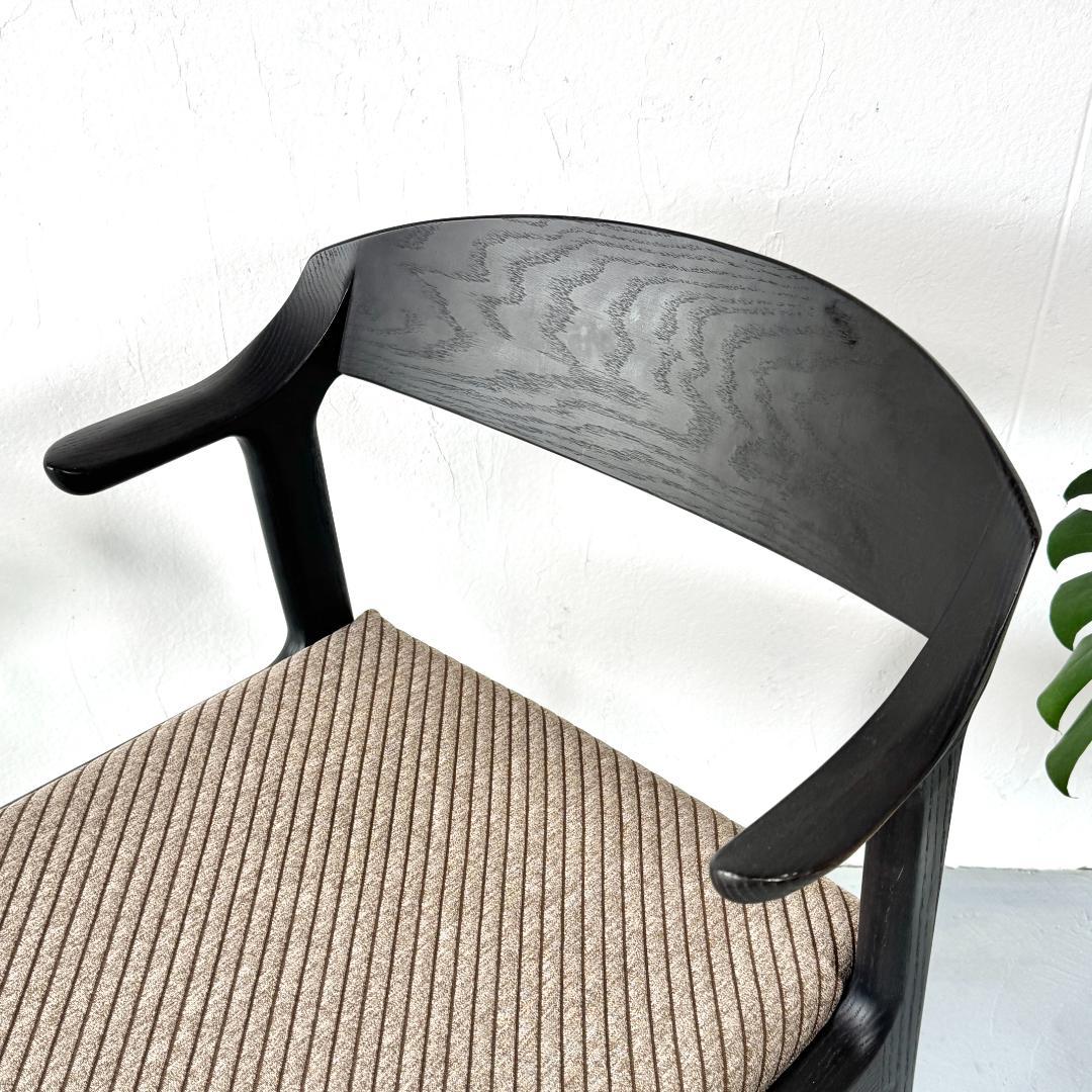 ②美品 ナガノインテリア DC354 ダイニングチェア 張座 ハンギング機能