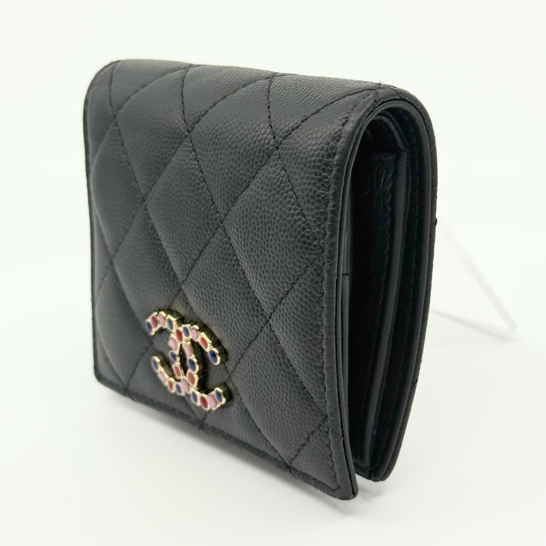 美品　新型　CHANEL シャネル　マトラッセ　ラインストーン　二つ折り財布