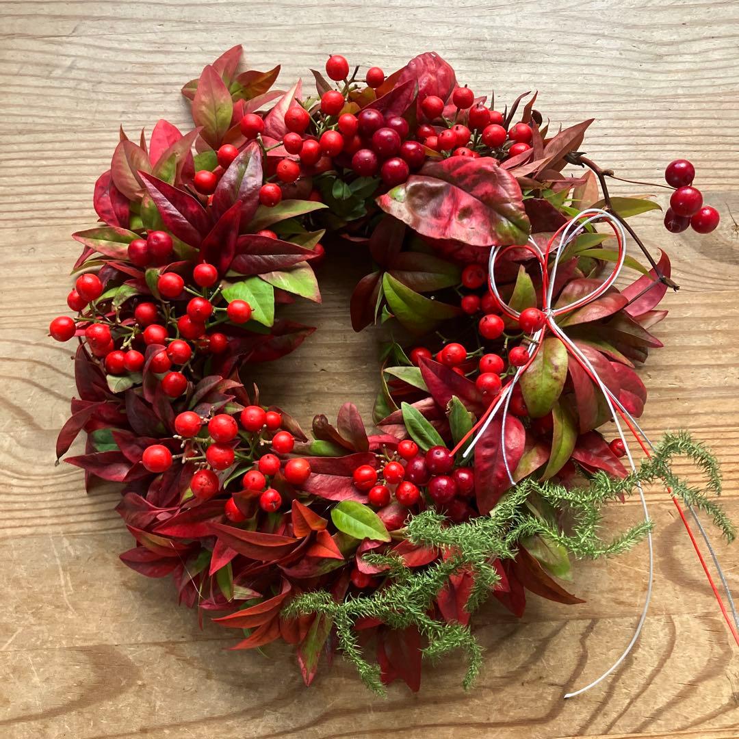 おたふく南天と南天のリース　サンキライ　お正月飾り　ヒカゲノカズラ