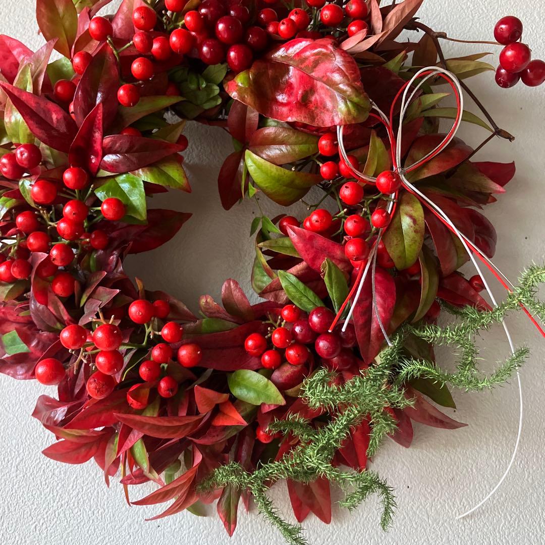 おたふく南天と南天のリース　サンキライ　お正月飾り　ヒカゲノカズラ
