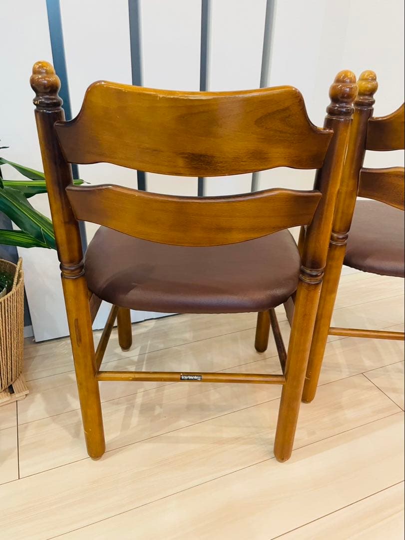 【カリモク】コロニアル　ダイニングチェア　椅子　2脚セット