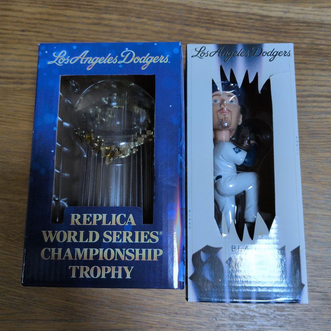 2024 ロサンゼルス・ドジャース トロフィー&スネルフィギュア