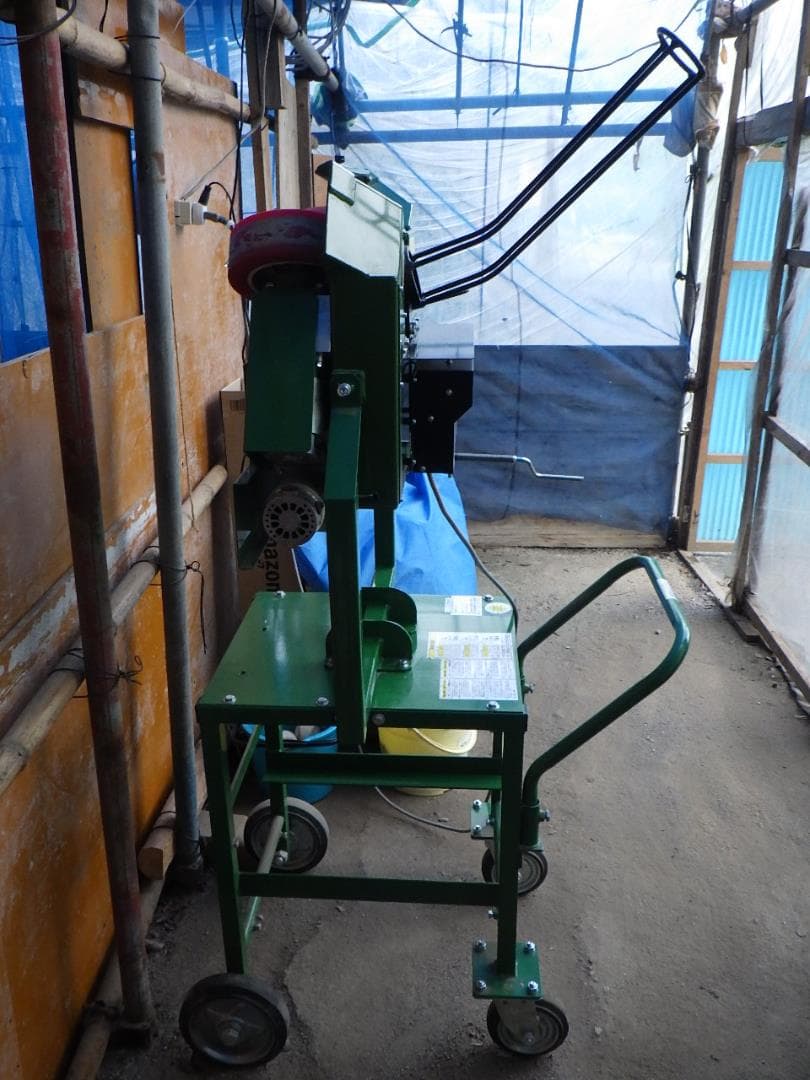 バッティングマシーン