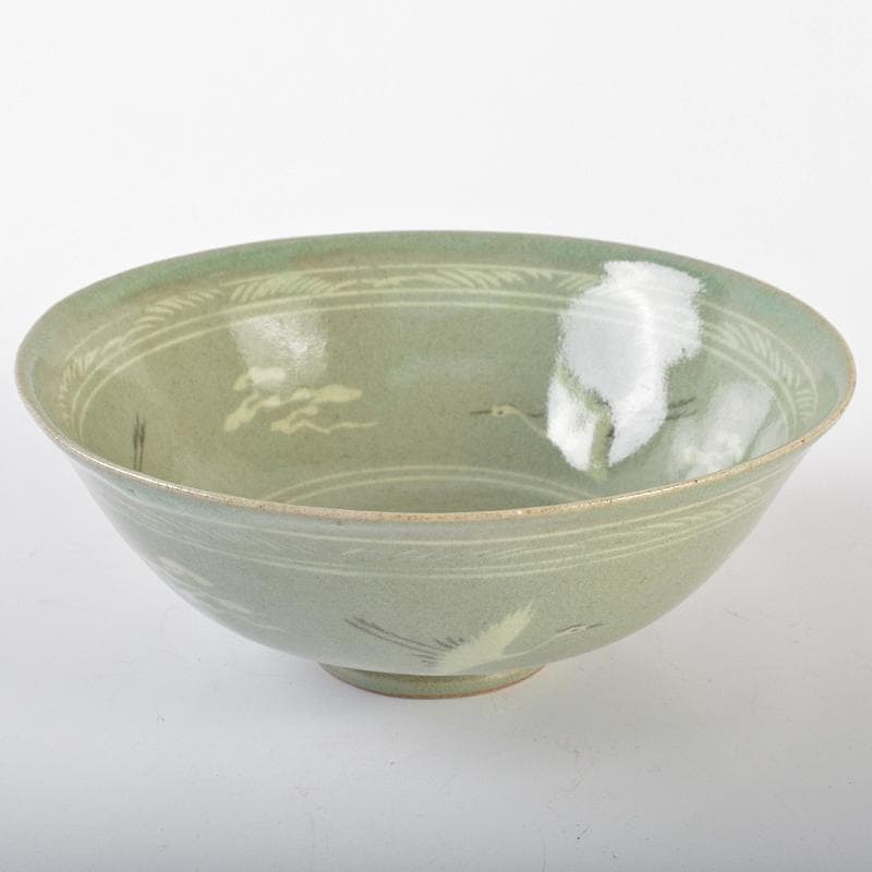 韓国人間文化財　柳海剛（柳根瀅）作　高麗青磁　象嵌鶴雲文茶碗　共箱　VR6534