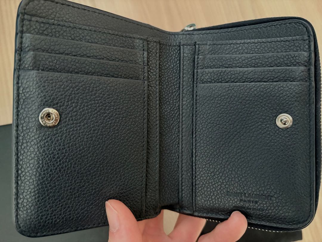 （美品・値下・付属品あり）SAINT LAURENT ネイビー 二つ折り財布