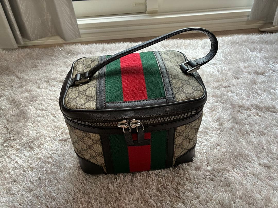 Gucci バニティバッグ　GGスプリーム　シェリーライン　ベージュ　化粧バッグ