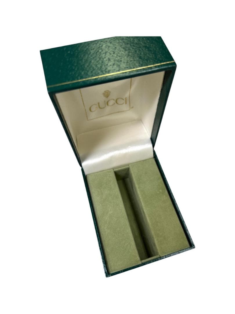 GUCCI（グッチ）バングルウォッチ ホワイトシェル文字盤