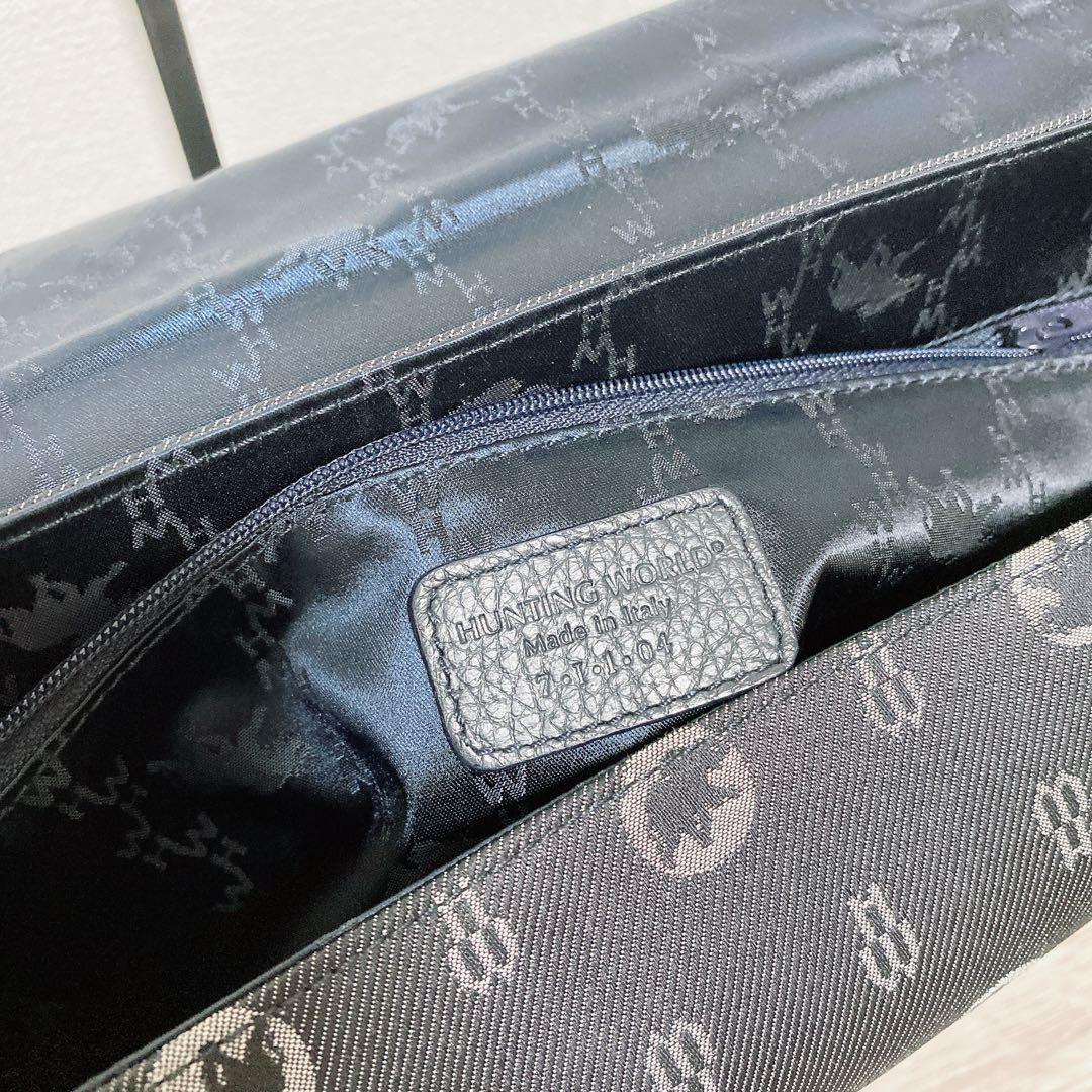 ハンティングワールド 　ショルダーバッグ 　モノグラム　メッセンジャーバッグ