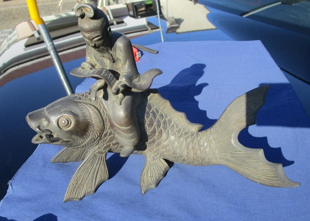 古銅　香炉　置物　乗ったり　書斎物　鯉仙人　程度良し　重さ約1230グラム　1体