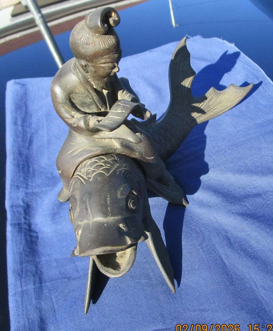 古銅　香炉　置物　乗ったり　書斎物　鯉仙人　程度良し　重さ約1230グラム　1体