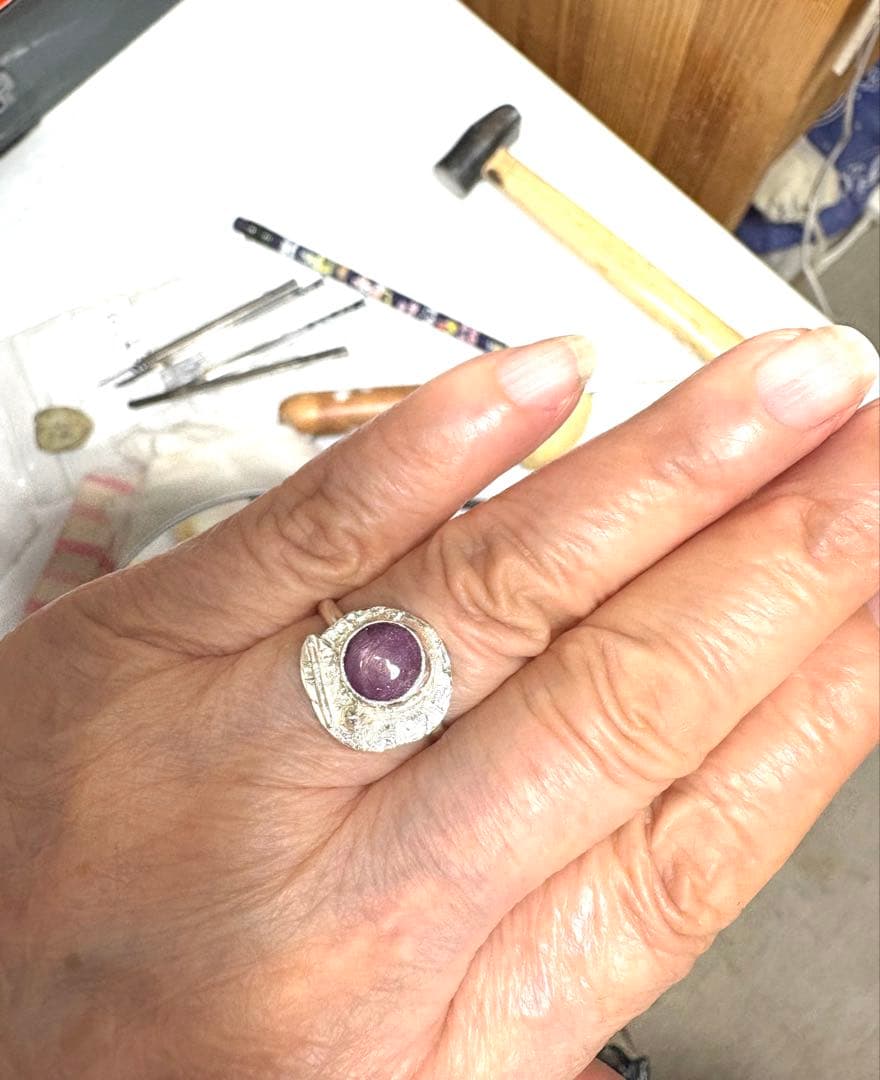 スタールビーシルバー手彫りリング