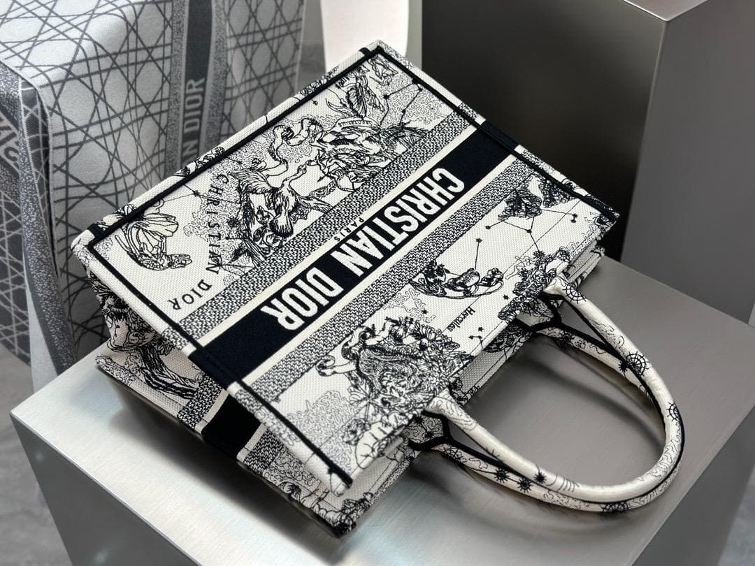 美品ノベルティ　トートバッグ　　バッグ