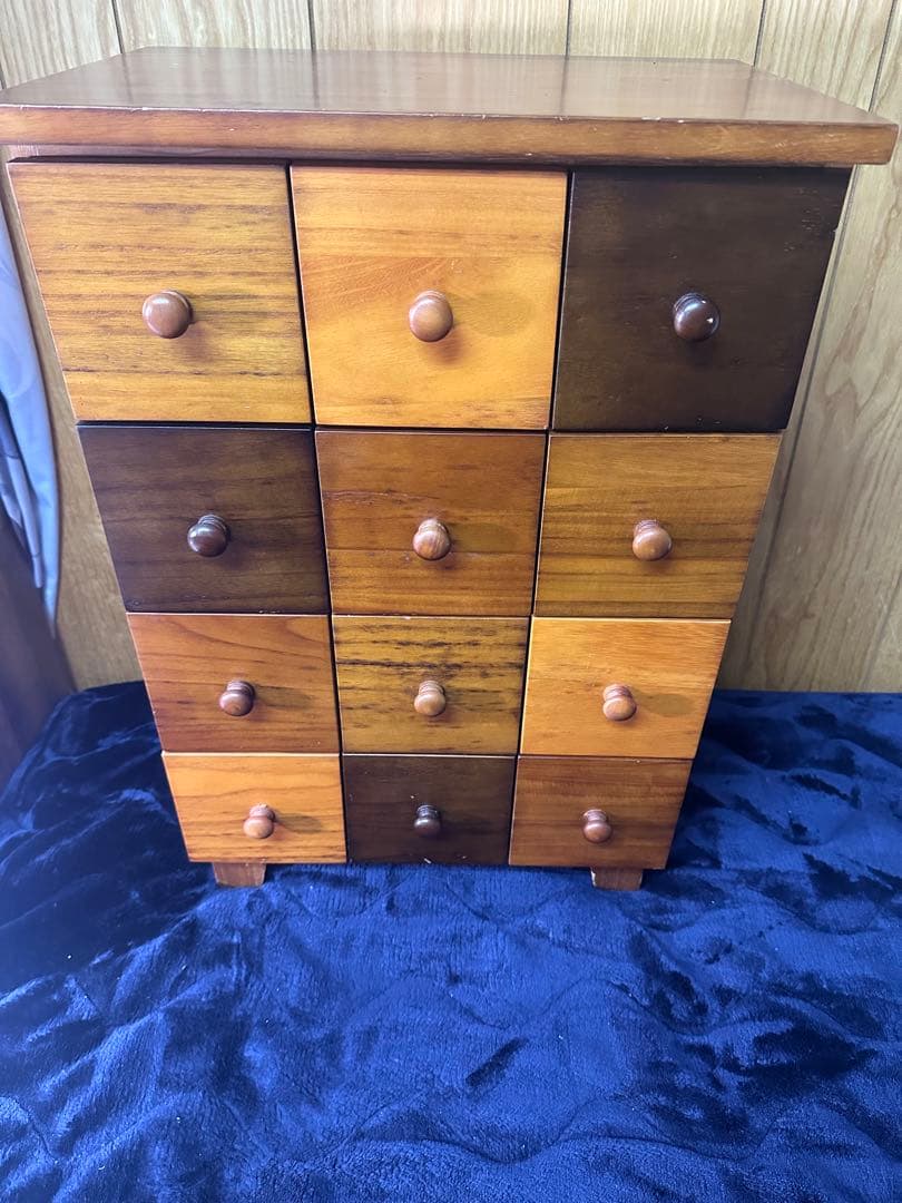 希少 多彩な色合いの木製チェスト 3段 引き出し