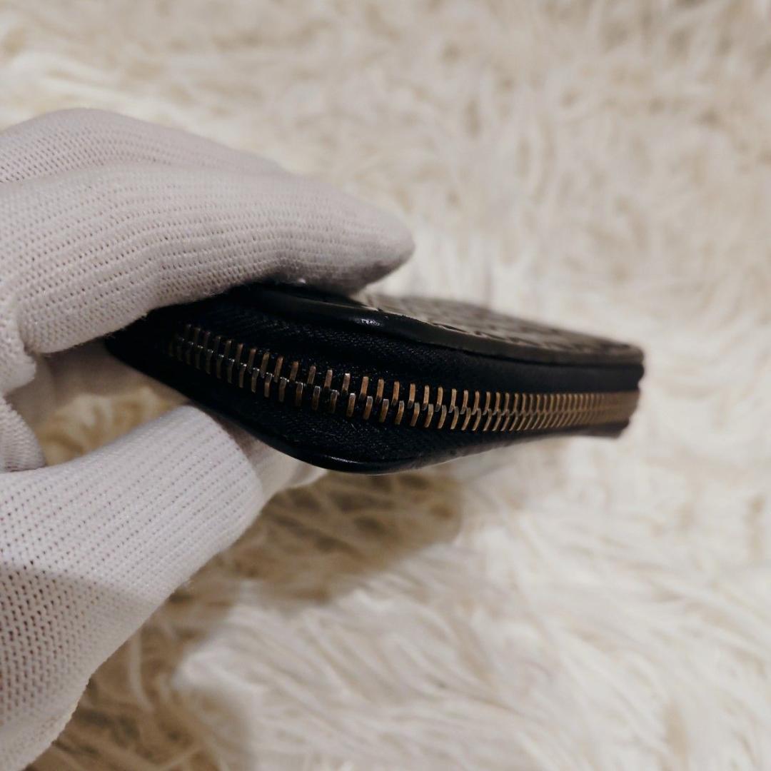 ボッテガヴェネタ ケース イントレチャート ラウンドファスナー 黒