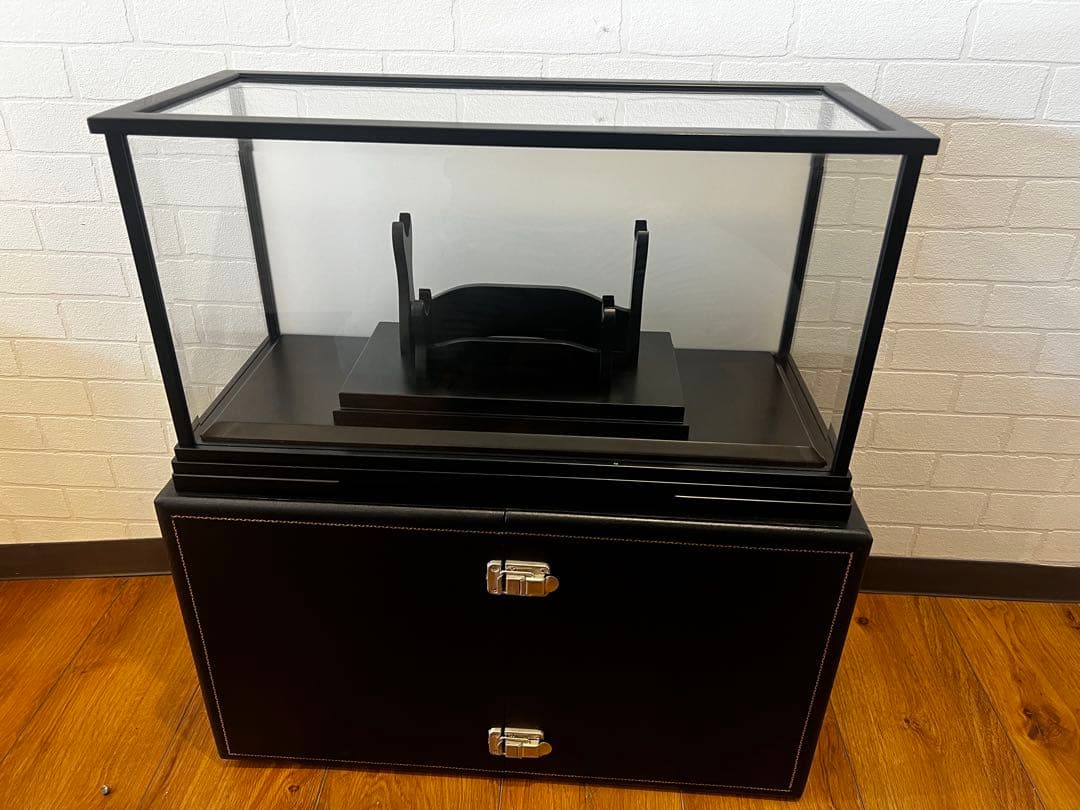 刀剣　ディスプレイスタンド　ガラスケース