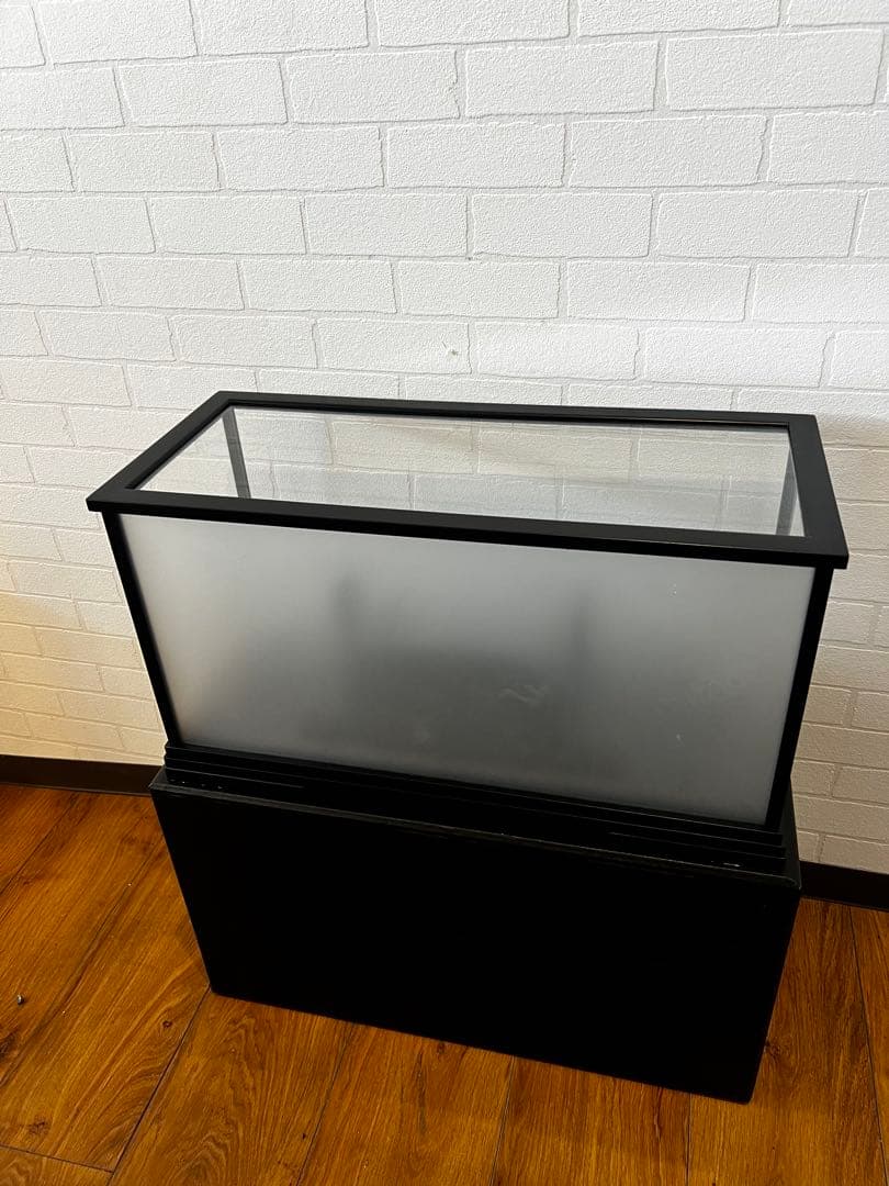 刀剣　ディスプレイスタンド　ガラスケース