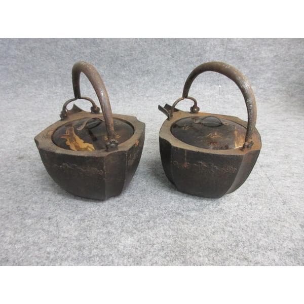 提手銀象嵌金蒔絵蓋桜文鉄銚子一対 [B27068]