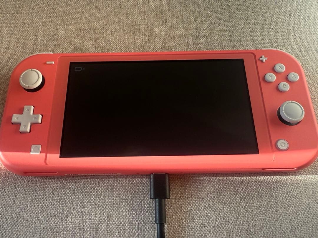 Nintendo Switch Lite（コーラル）　2024年製