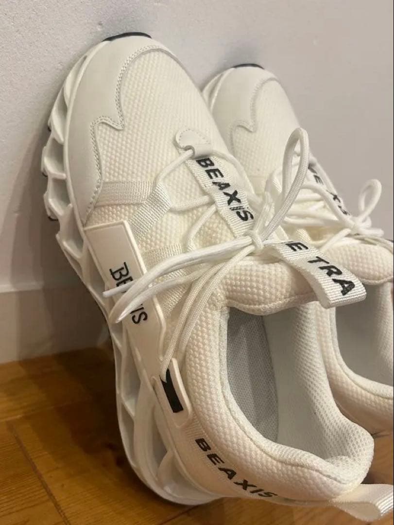 新品未使用　BEAXIS ホワイト スニーカー 24