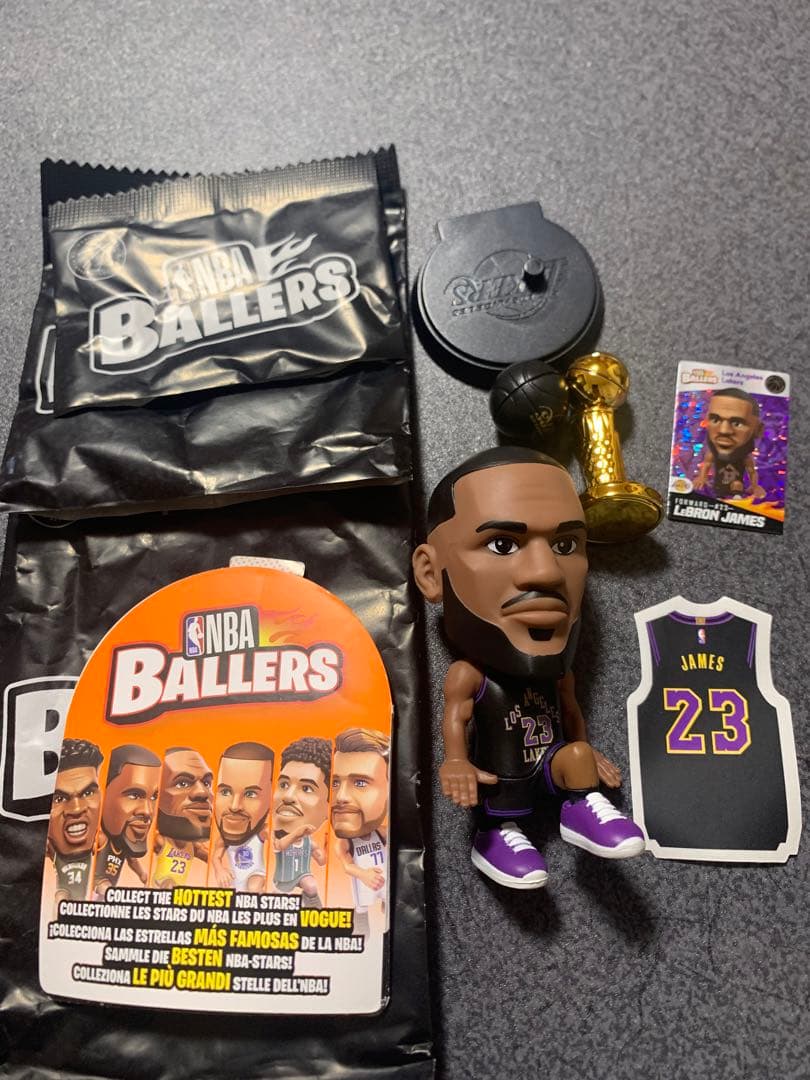 希少品！レアNBA 5サプライズ　レブロンジェームズ