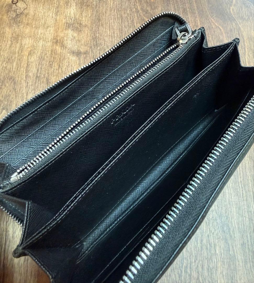 まさPRADA ブラック レザー 長財布　収納多め