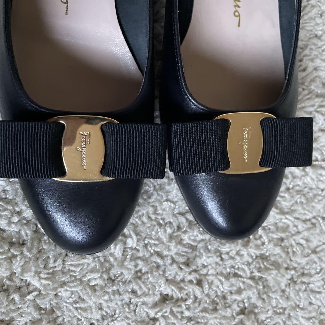 【美品】Ferragamo フェラガモ 6C黒 パンプス ヴァラ