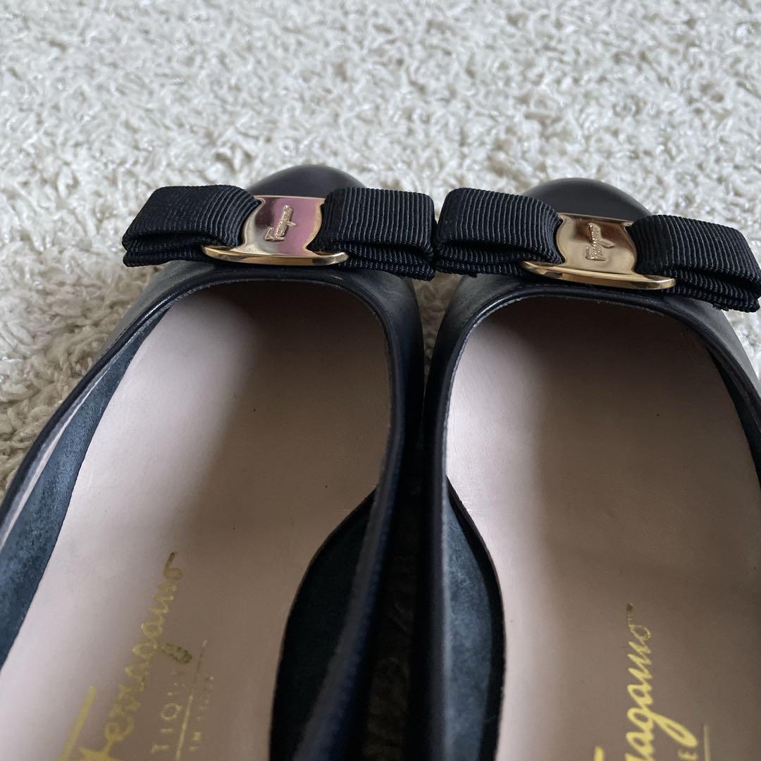 【美品】Ferragamo フェラガモ 6C黒 パンプス ヴァラ
