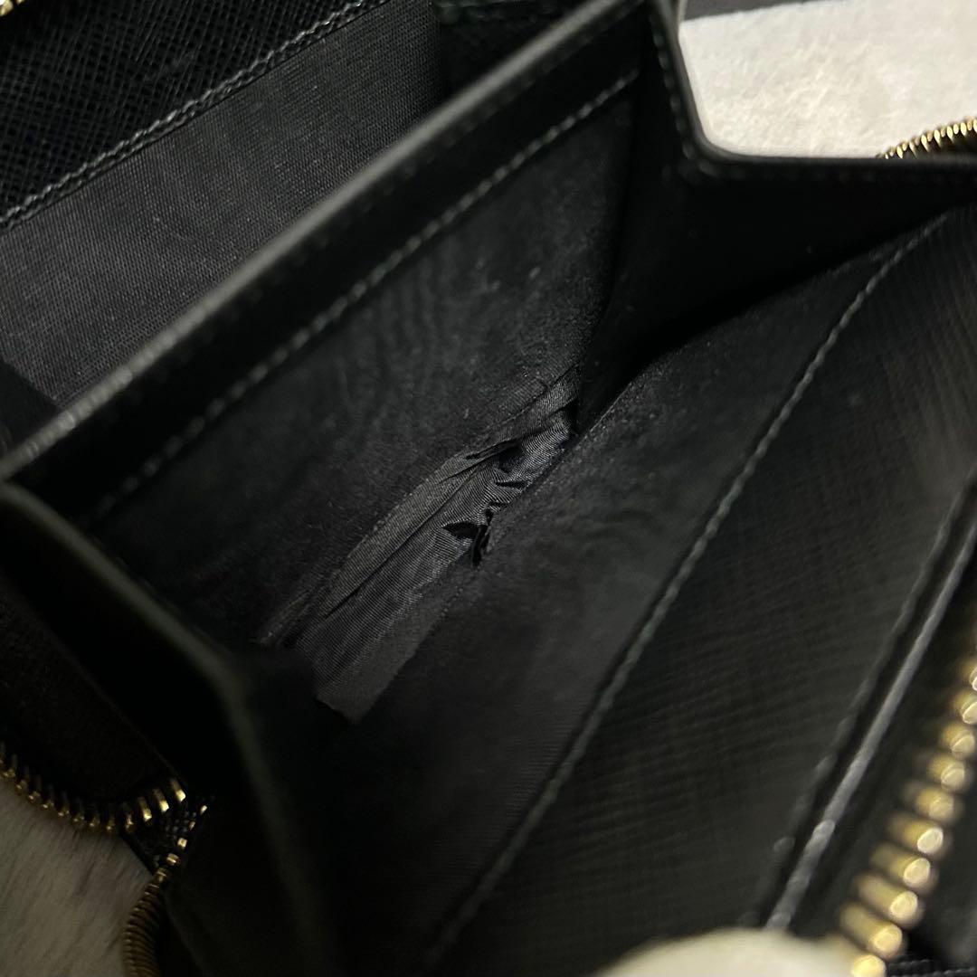 PRADA プラダ　折り財布　ラウンドファスナー　ロゴ金具　サフィアーノレザー